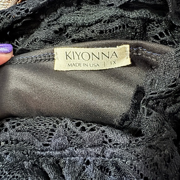 LEONA LACE A-LINE PLUS SIZE GOWN - Picture 4 of 4